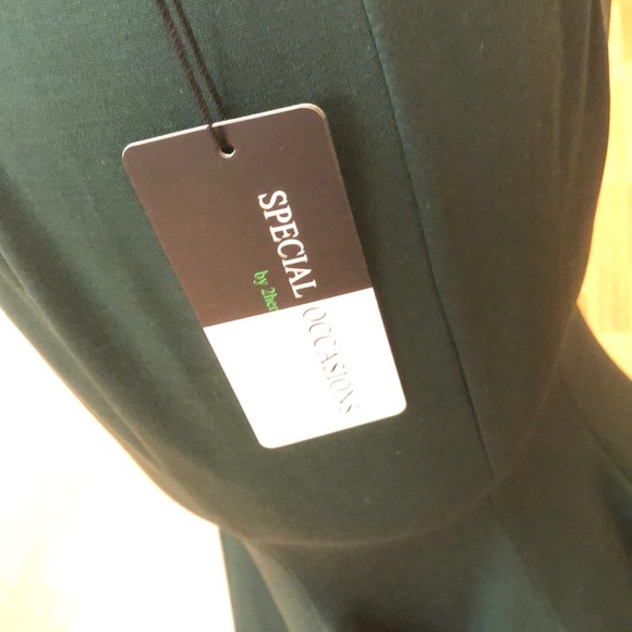 ⭐️SOLD⭐️ Prom or bridesmaid dress, green with lace - Picture 7 of 8